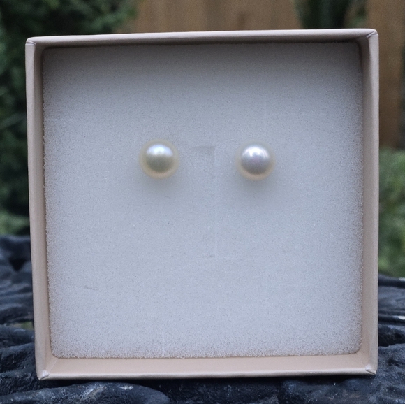 Jewelry - Elegant Freshwater Pearl 3/8 Inch Stud Earrings